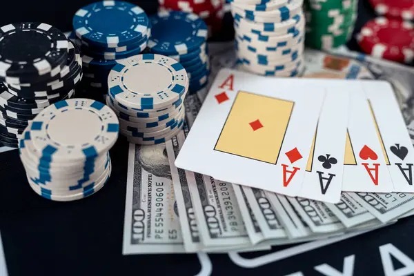 Live roulette table with professional dealer streamed in HD from salmon studio